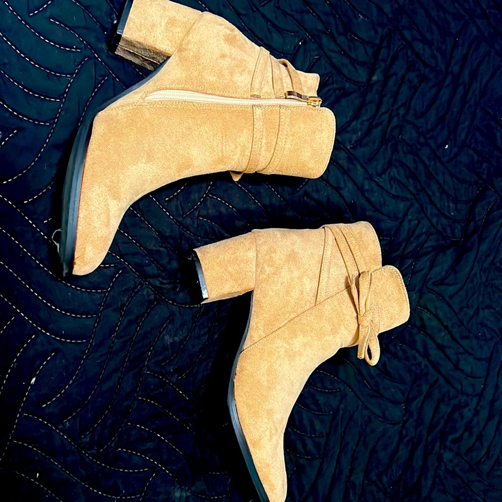 Brown/camel faux suede ankle booties
